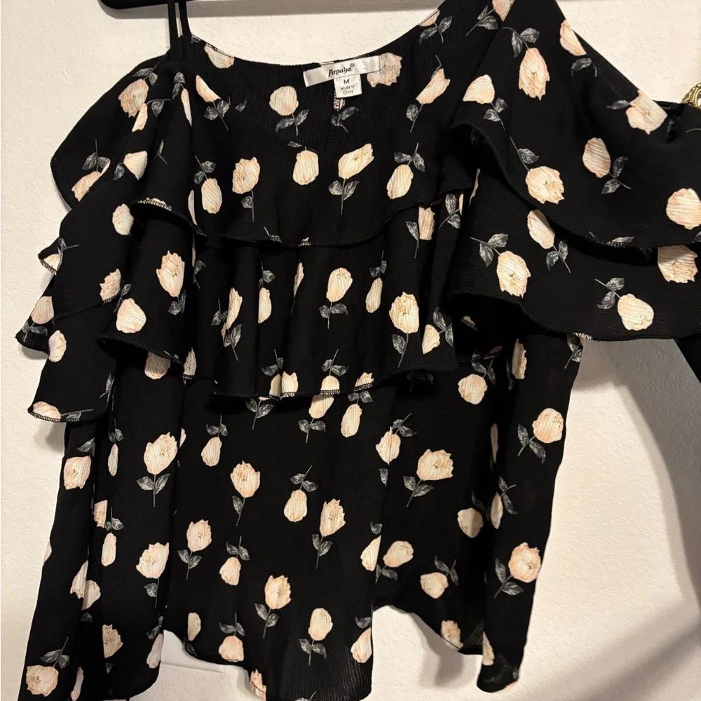 Floral Ruffle Black Top - Picture 2 of 4